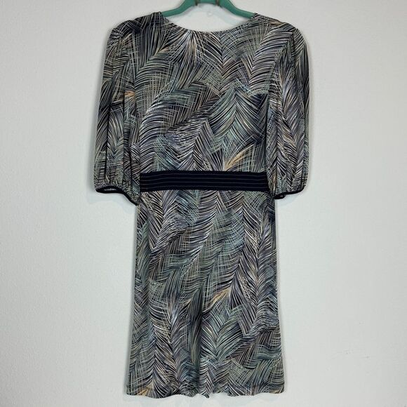 BCBGMaxAzria Feather Print Slinky Knit Short Sleeve V-Neck Dress XS - Picture 7 of 9